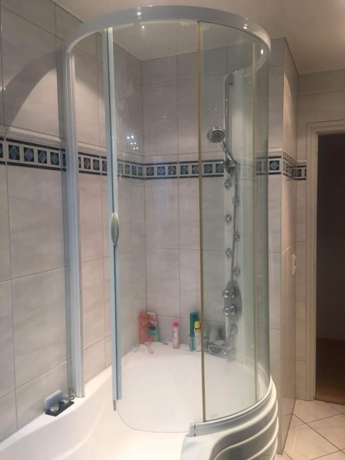 Duschkabine Abfluss verstopft Rohrreinigung Schwabing hilft